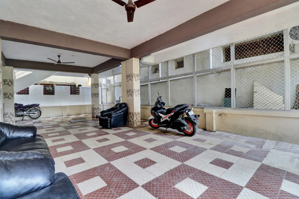Hotel O SESHADRI HOMESTAY