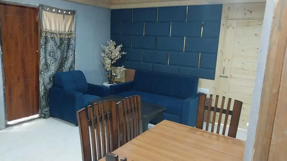 Hotel Royal Grand - Manali