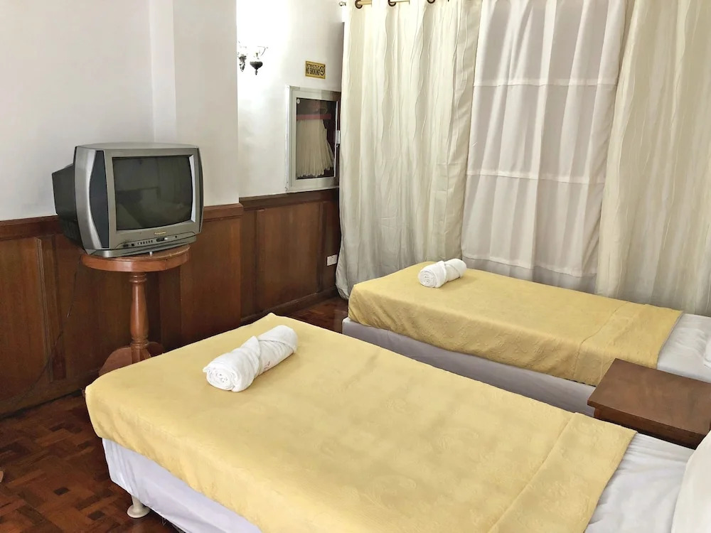 Ang Tahanan ni Aling Meding Hotel