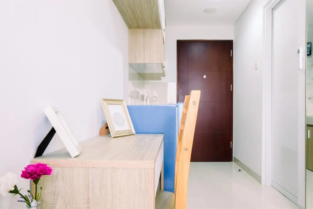Brand New Compact Modern Studio Springwood Apartment