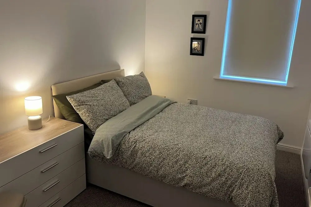 Sleeps 4 With Ensuite and Free Parking