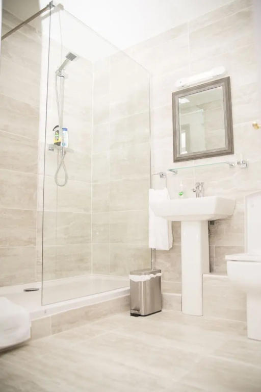 Luxury Executive Serviced Apartment