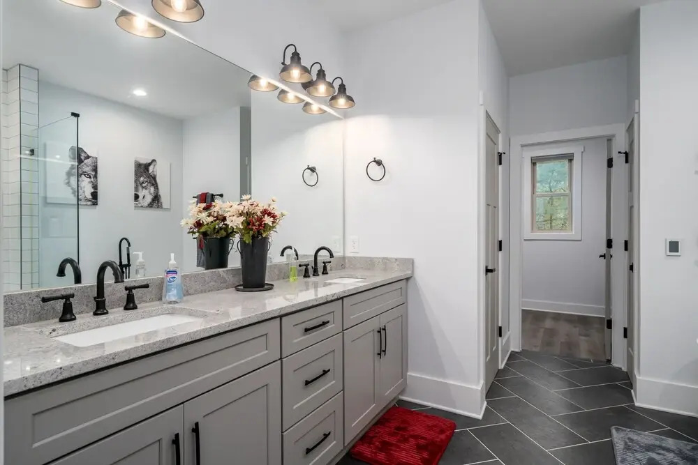 Whitetail Woods 3 Bedroom Home by RedAwning