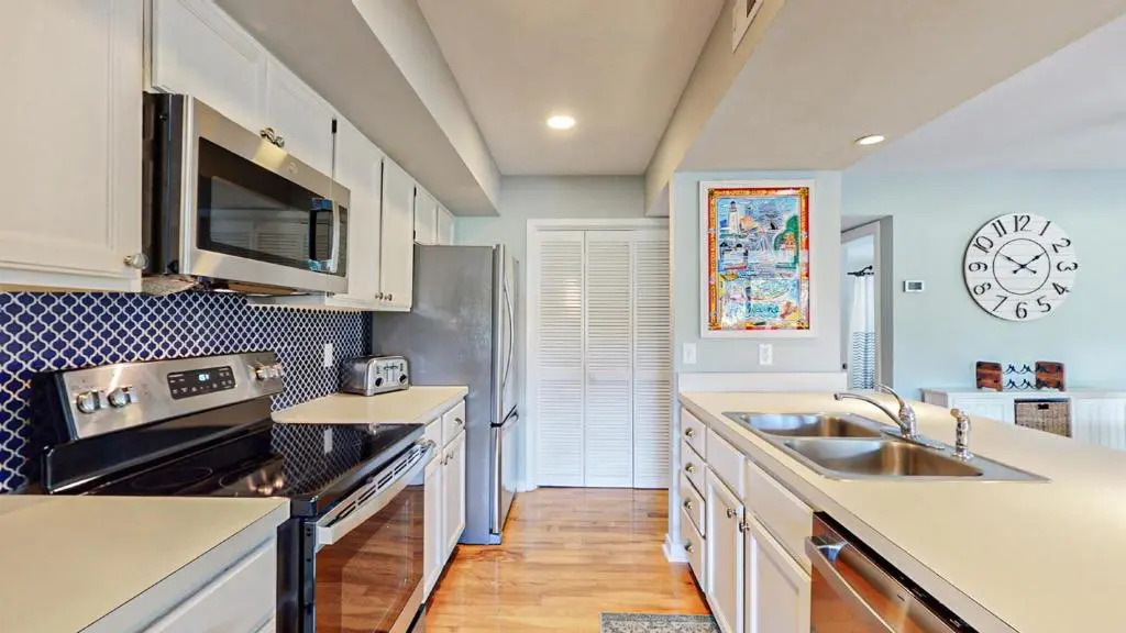 272 Turnberry Village