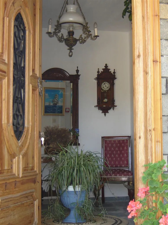 Pantheon Studios & Apartments