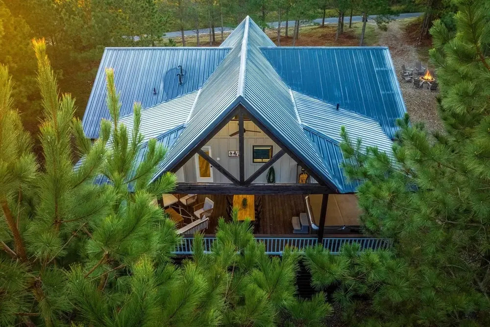 'painted Sky' Modern Broken Bow Cabin w/ Hot Tub!
