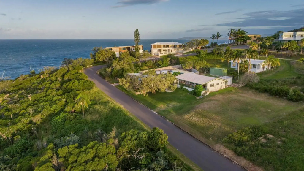 Endeavour • Pet Friendly • Ocean Views • 2BR
