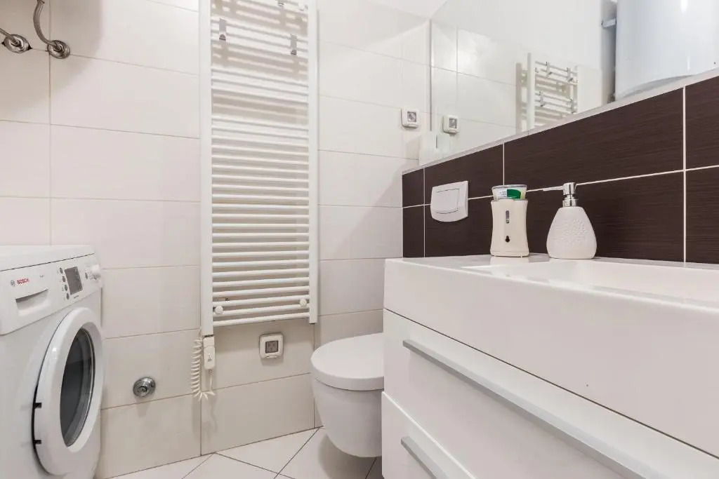 Hoplite 2BR apartment near centre