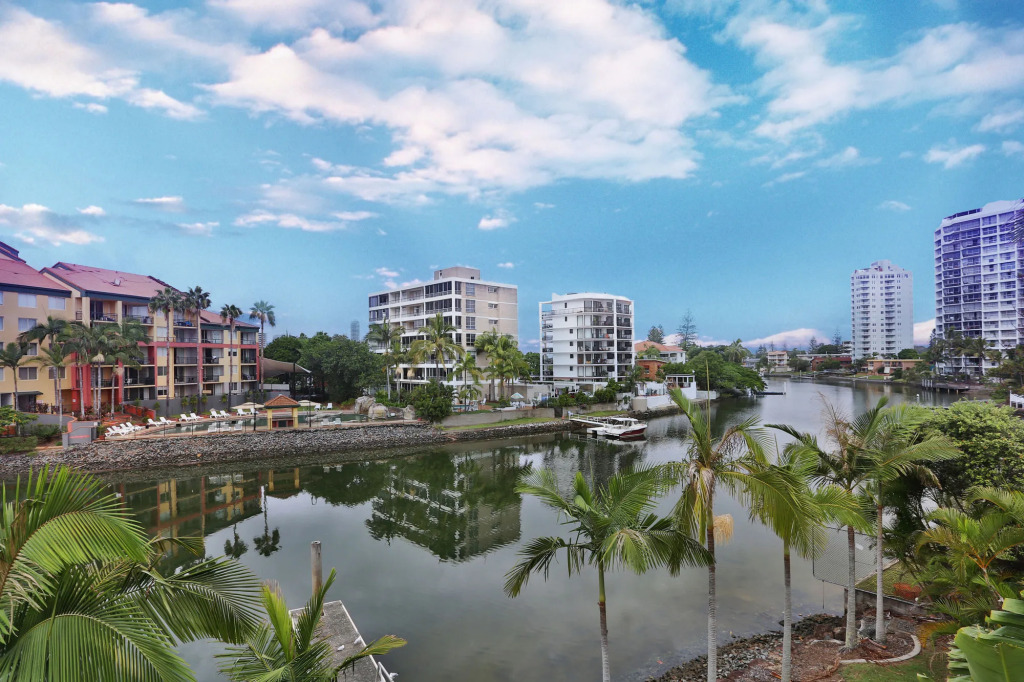 Sunsetcourt Budget holiday apartments surfers paradise