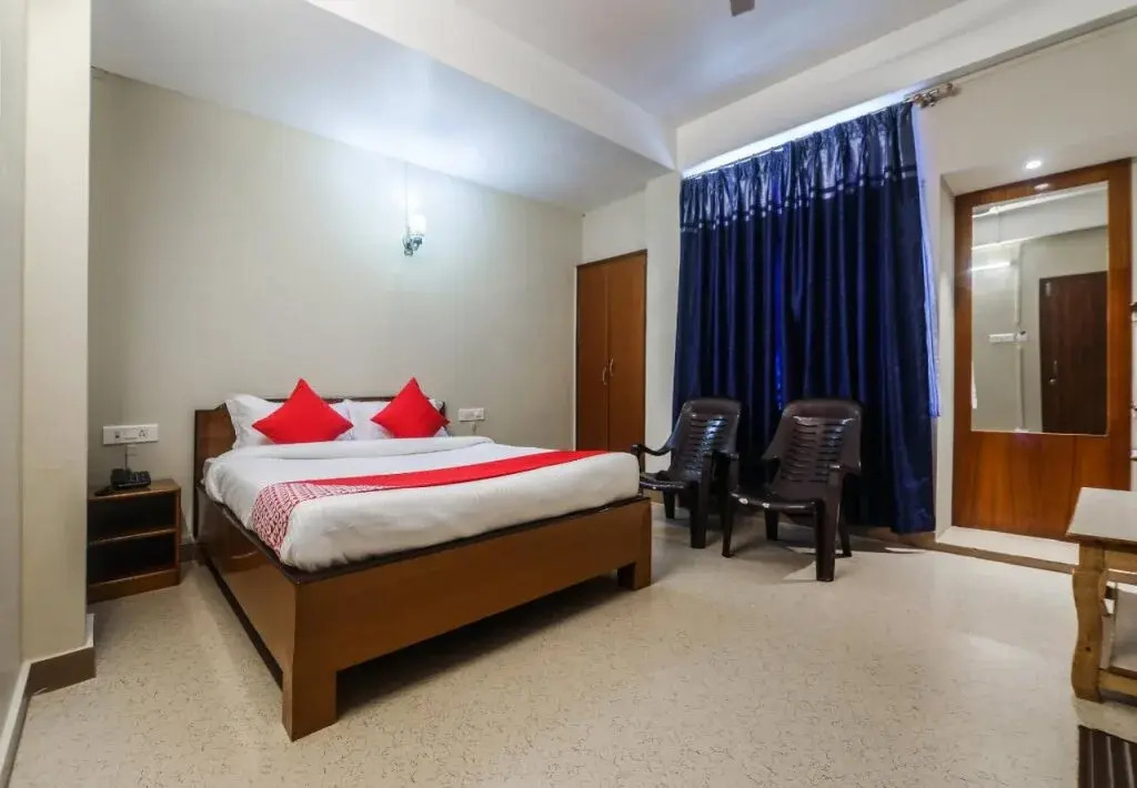 Oyo 18670 Sanctum Guest House
