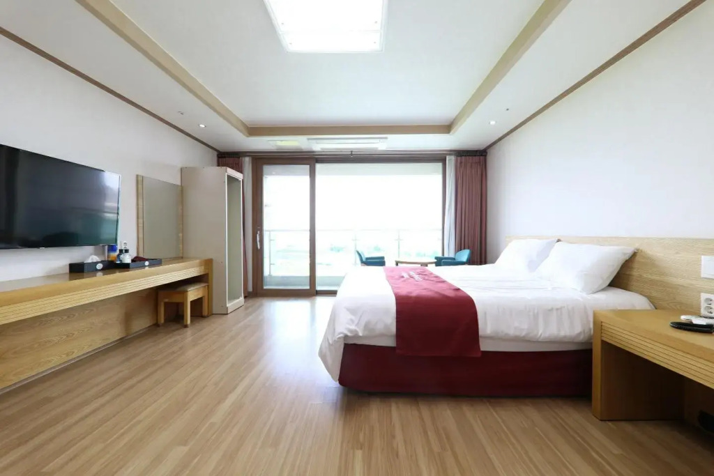 Sunbeach Resort