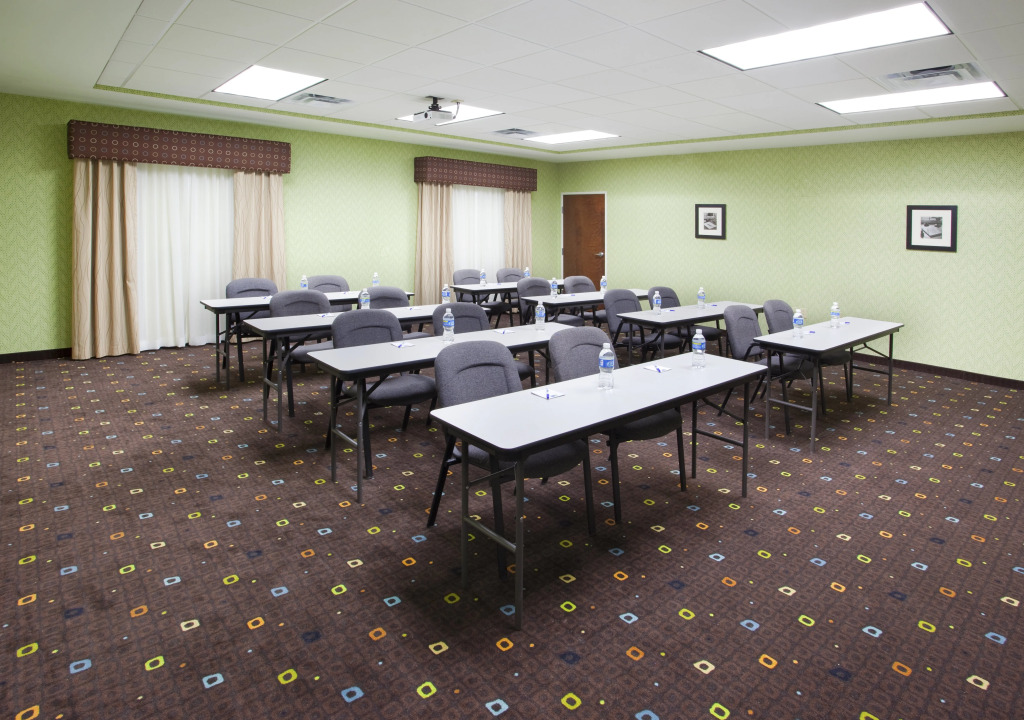 Holiday Inn Express & Suites Van Wert by IHG