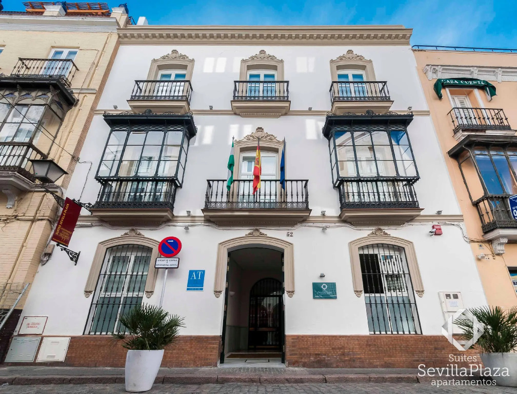 Suites Sevilla Plaza