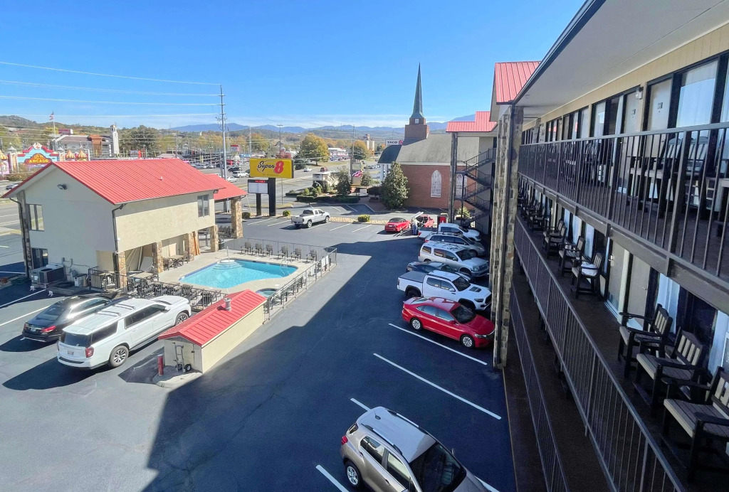 Super 8 by Wyndham Pigeon Forge Downtown