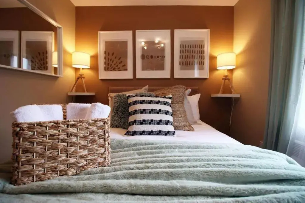 The Observatory by Mia Living 2 bedroom apartment overlooking Swansea Beach with free parking
