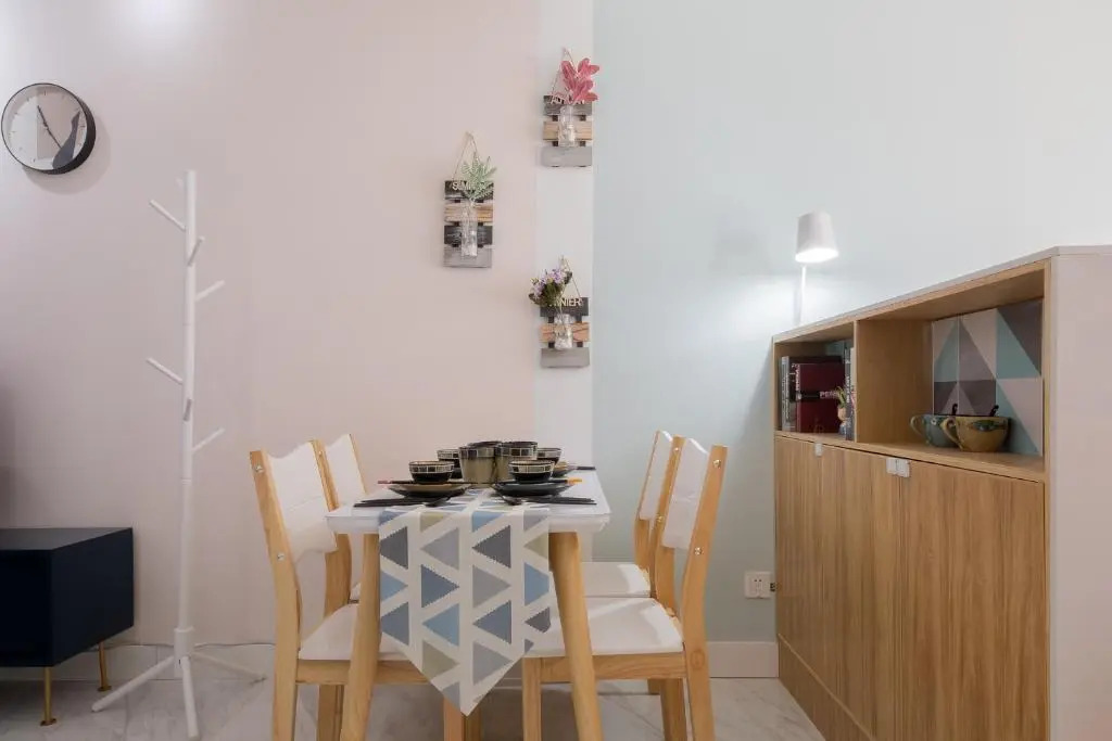 Locals Apartment House 03