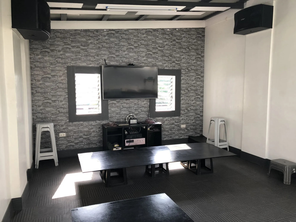 ERVoruto Hostel Makati