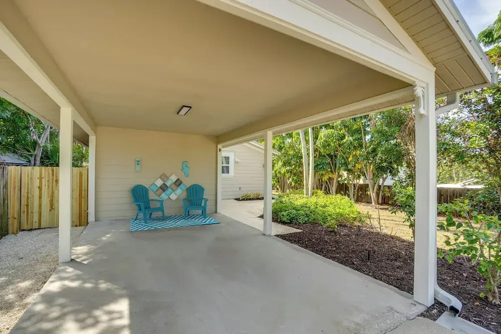 Walk to the Bay: Pet-friendly Oasis in Sarasota!
