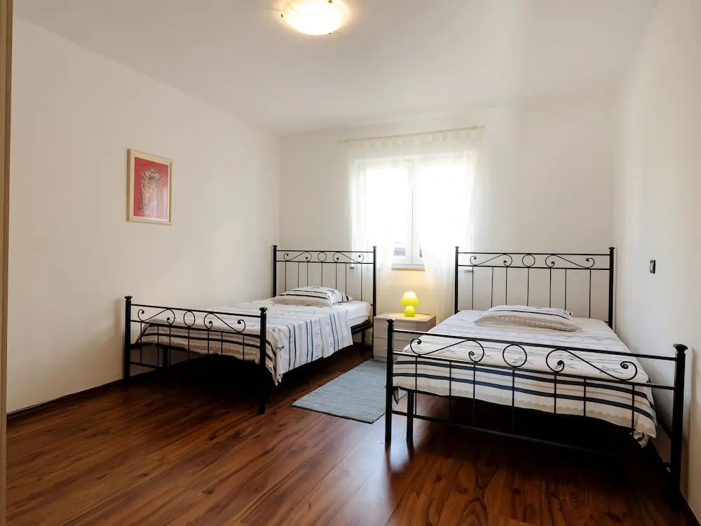 Spacious Apartment in Pula With Terrace