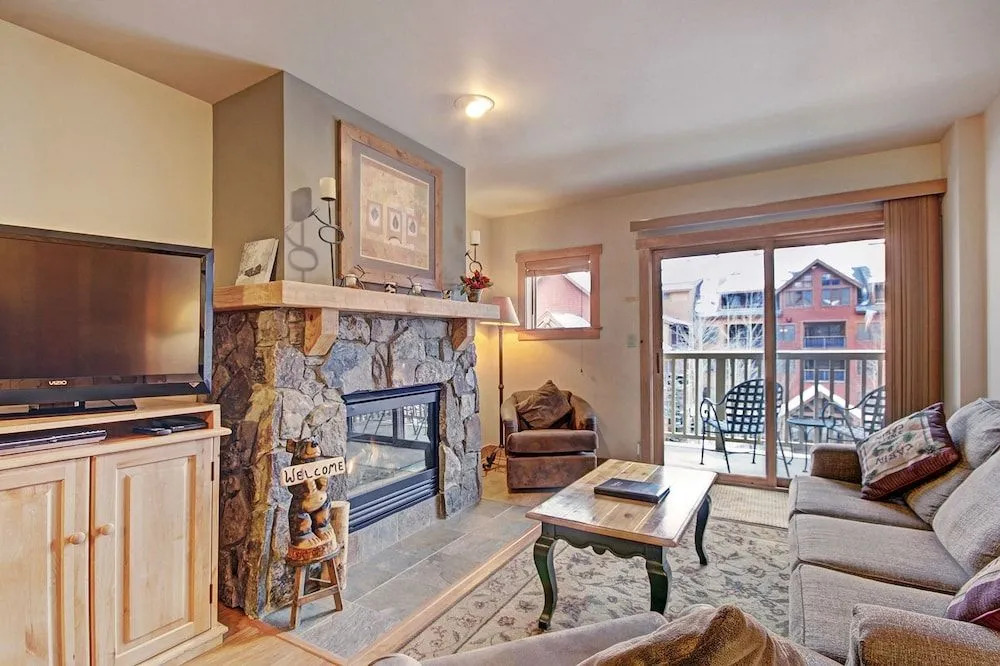 2296 Red Hawk Lodge 2 Bedroom Condo by RedAwning