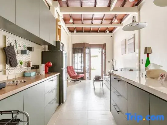 Nueng Rana 232 Corner view 1BR Duplex 3beds /  2B
