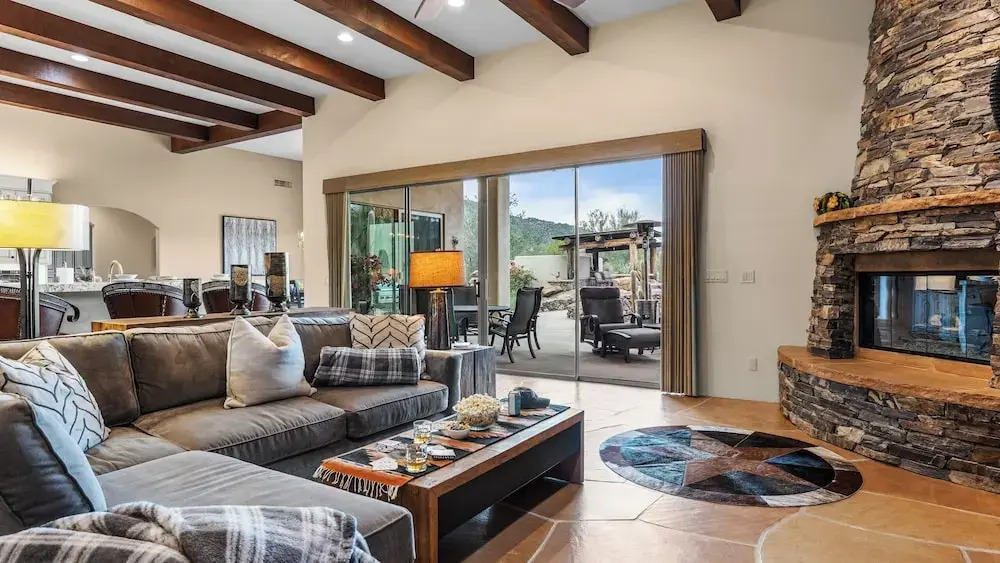 5bdr Oasis w/ Waterfall Pool, Hot Tub, Desert View Desert Cascase by Avantstay