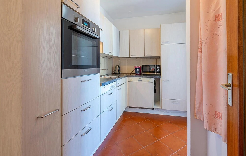 Amazing Apartment in Porec With Wifi and 2 Bedrooms