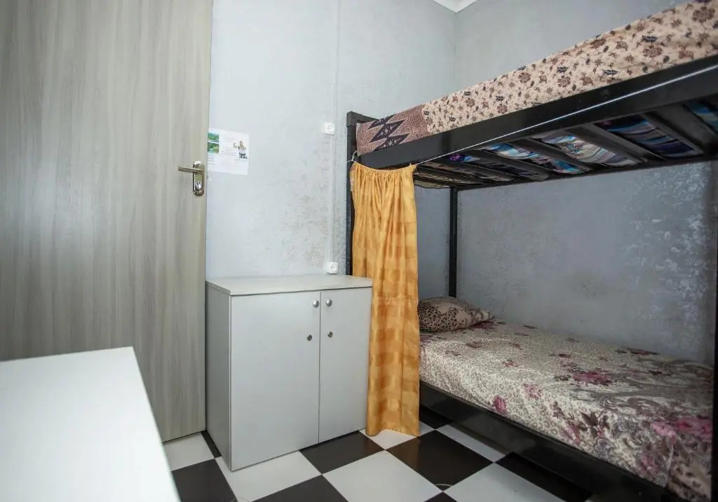 Hostel California