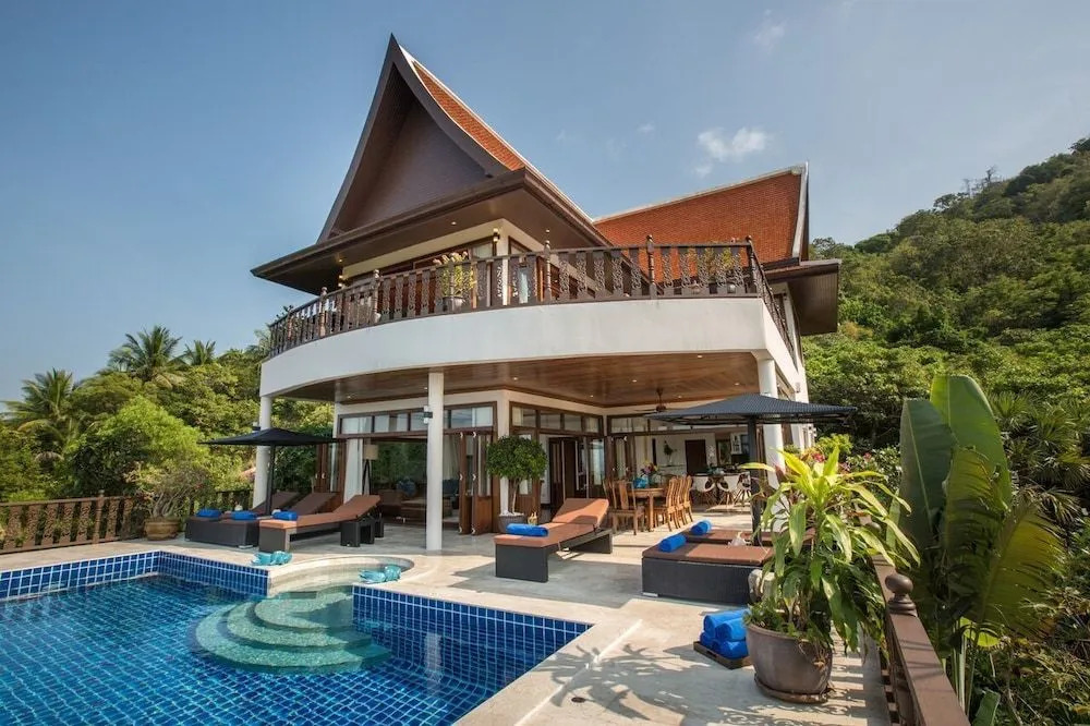 Lilly Villa