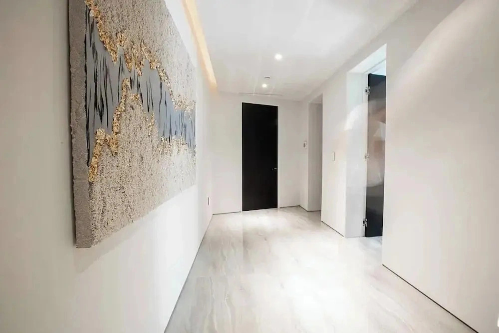 Bowmont Glass Estate - Sleek, Architectural and Unique Contemporary Estate