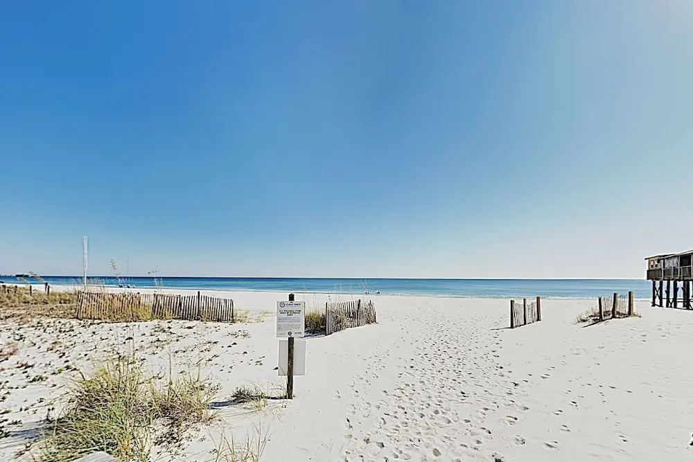 Walk Everywhere! Charming Gulf-view W/ Pool 2 Bedroom Condo