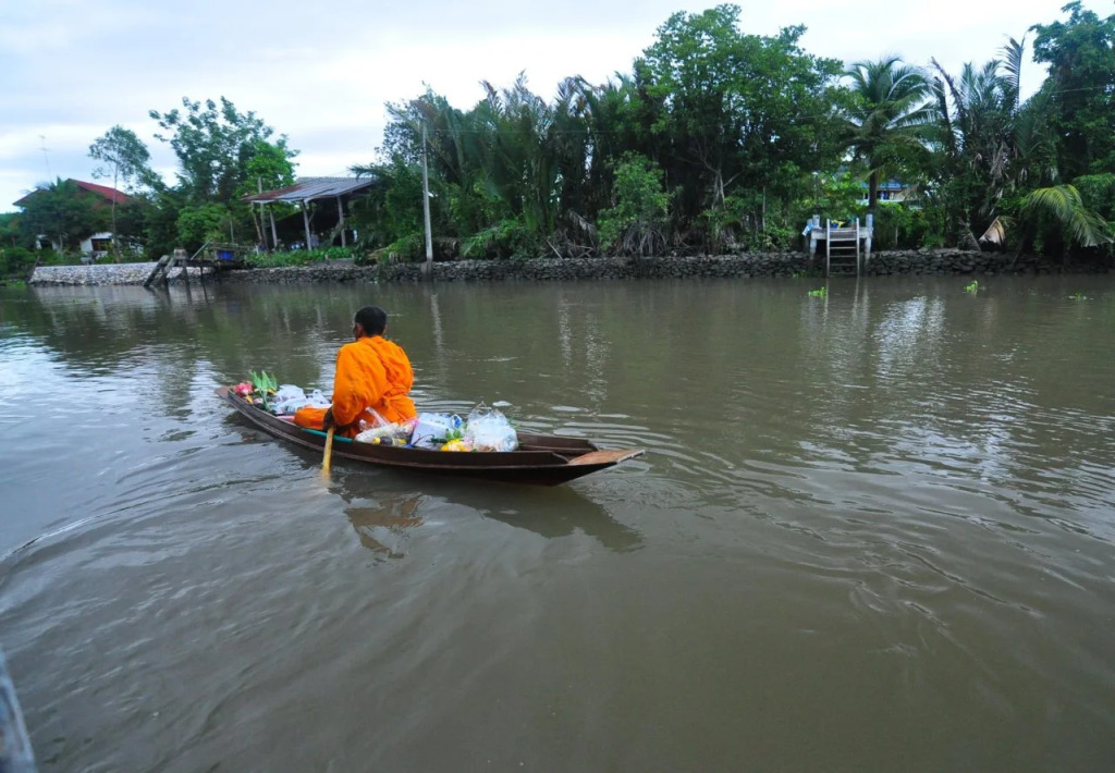 Baan Suan Amphawa