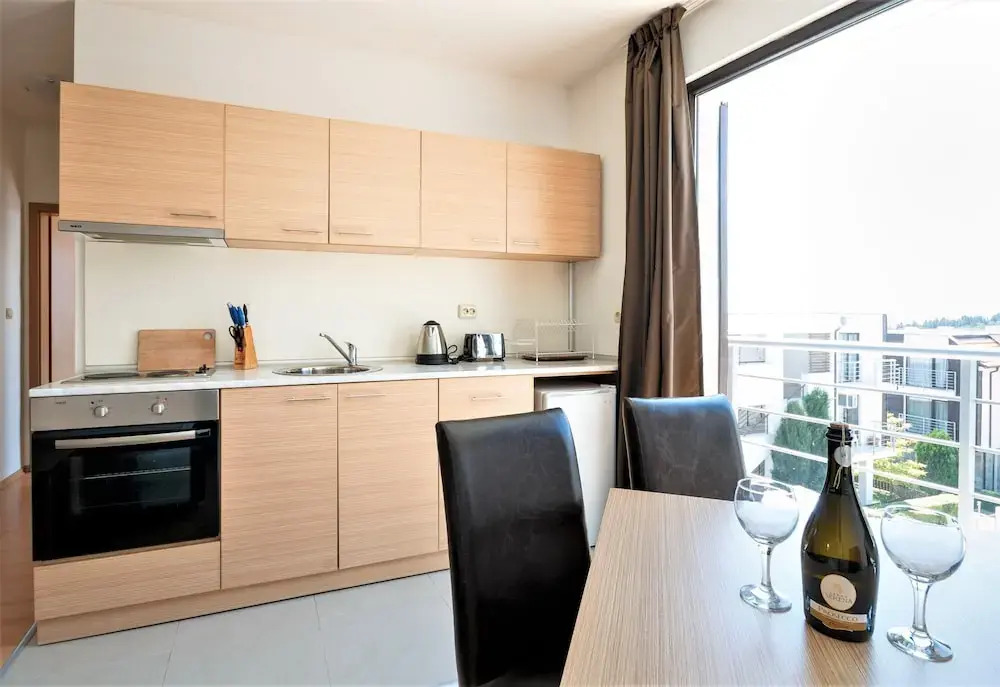 Sunny Beach Retreat - 2-bedroom Apartment