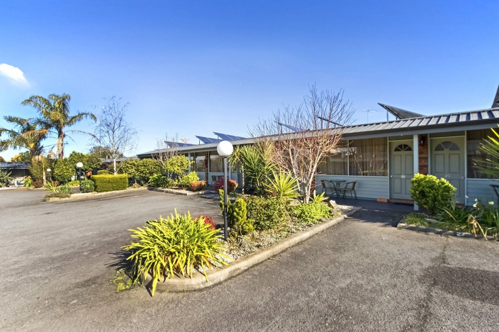 Cedar Lodge Motel