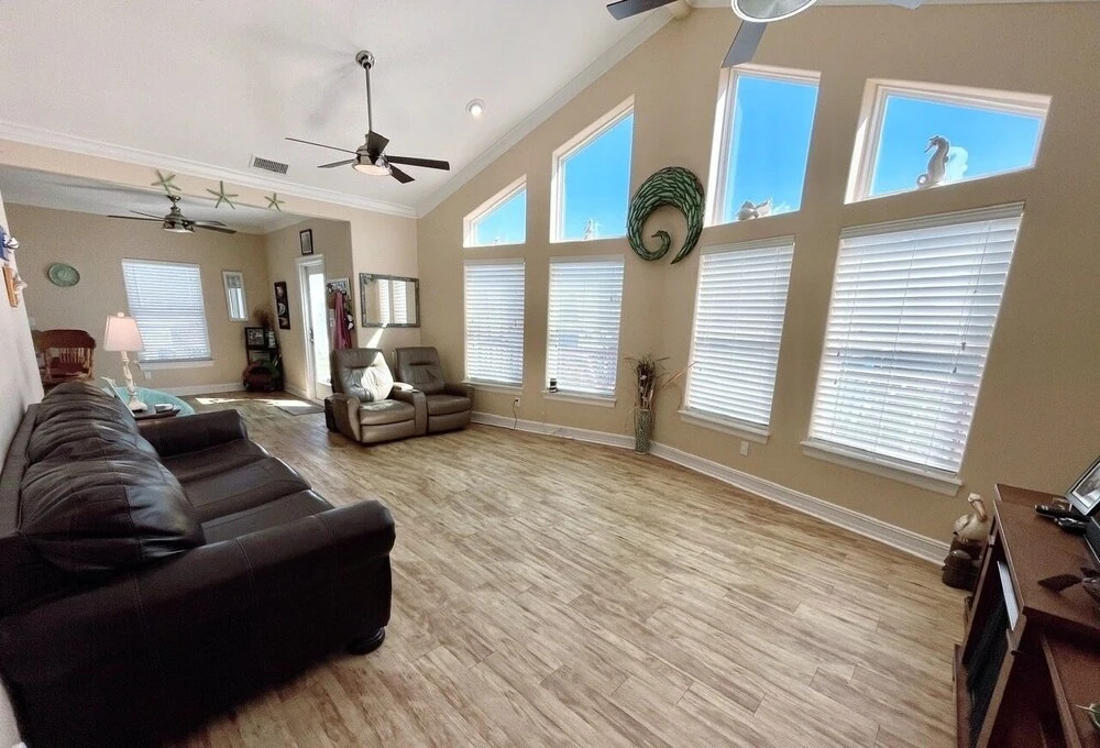 Crazy Cajun 2 Bedroom Home