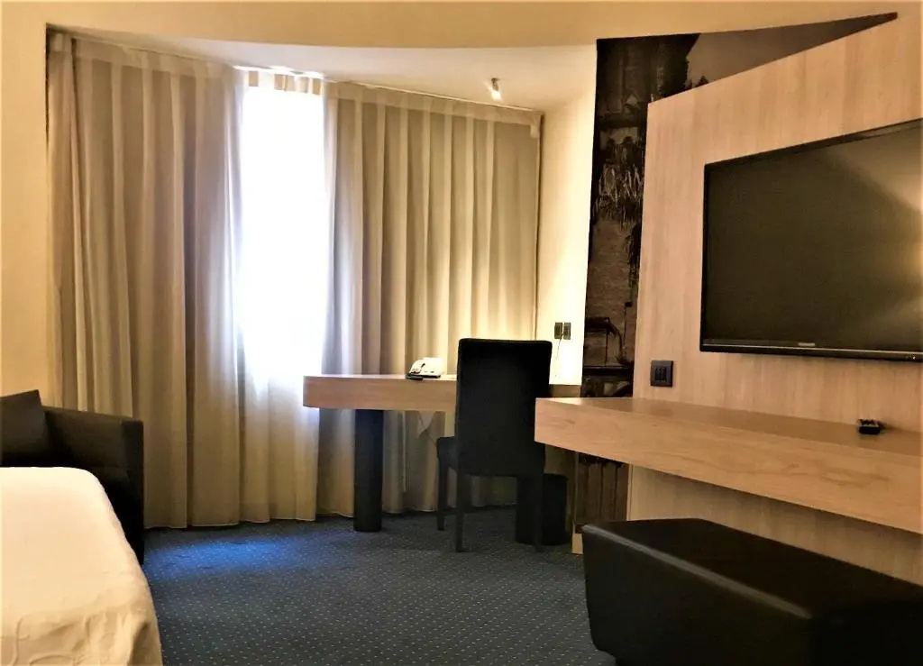 Hotel Federico II Central Palace