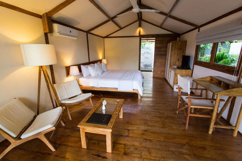 Gili Teak Beach Front Resort