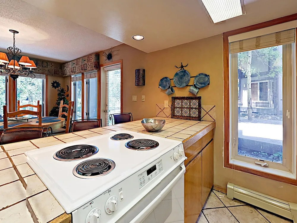 Creekside Townhouse #300 - 3 Br townhouse by RedAwning