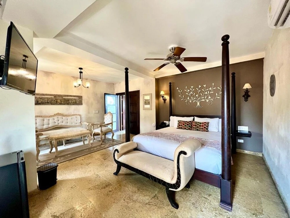 8aps-4 Luxury House in the Historic Center With Pool Air Conditioning and Wifi