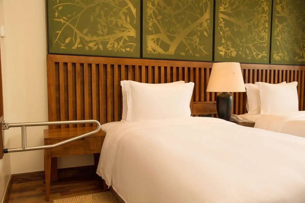 DoubleTree by Hilton Weerawila Rajawarna Resort