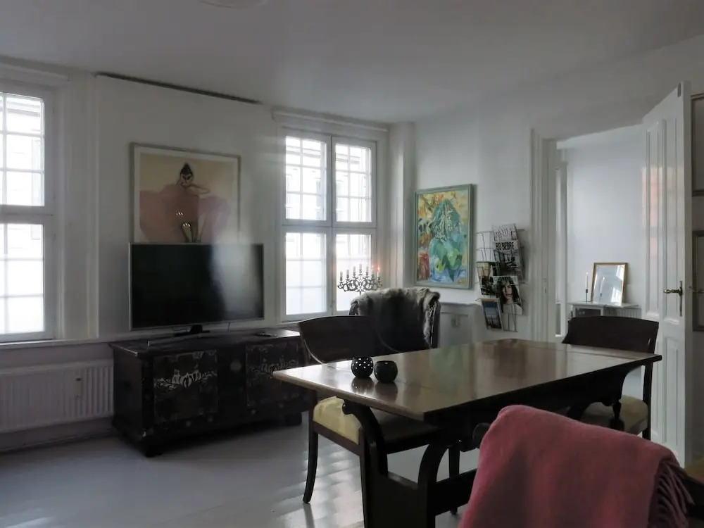 apartment historical building 1374-1