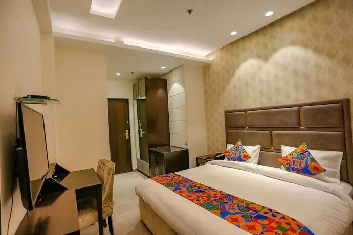 Townhouse Pitampura West Enclave