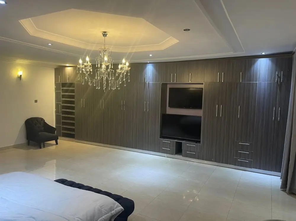 Lovely nb 3-bed House in Opebi