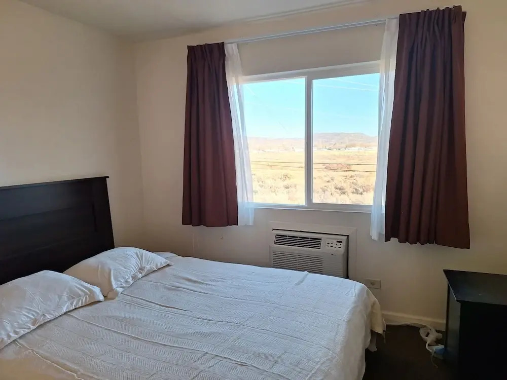 Leisure Lodge Motel