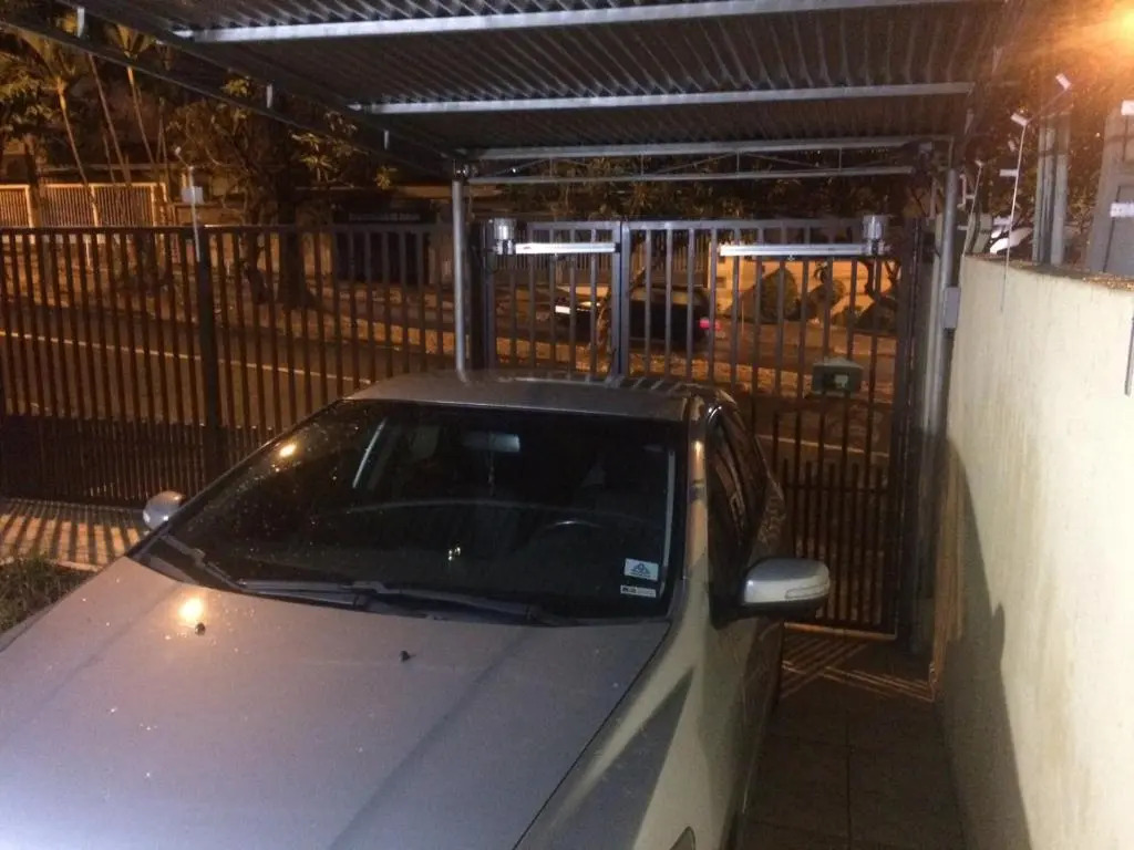 Casa Familiar em Campinas com 2 Quartos, 1 banheiro, 1 vaga para carro