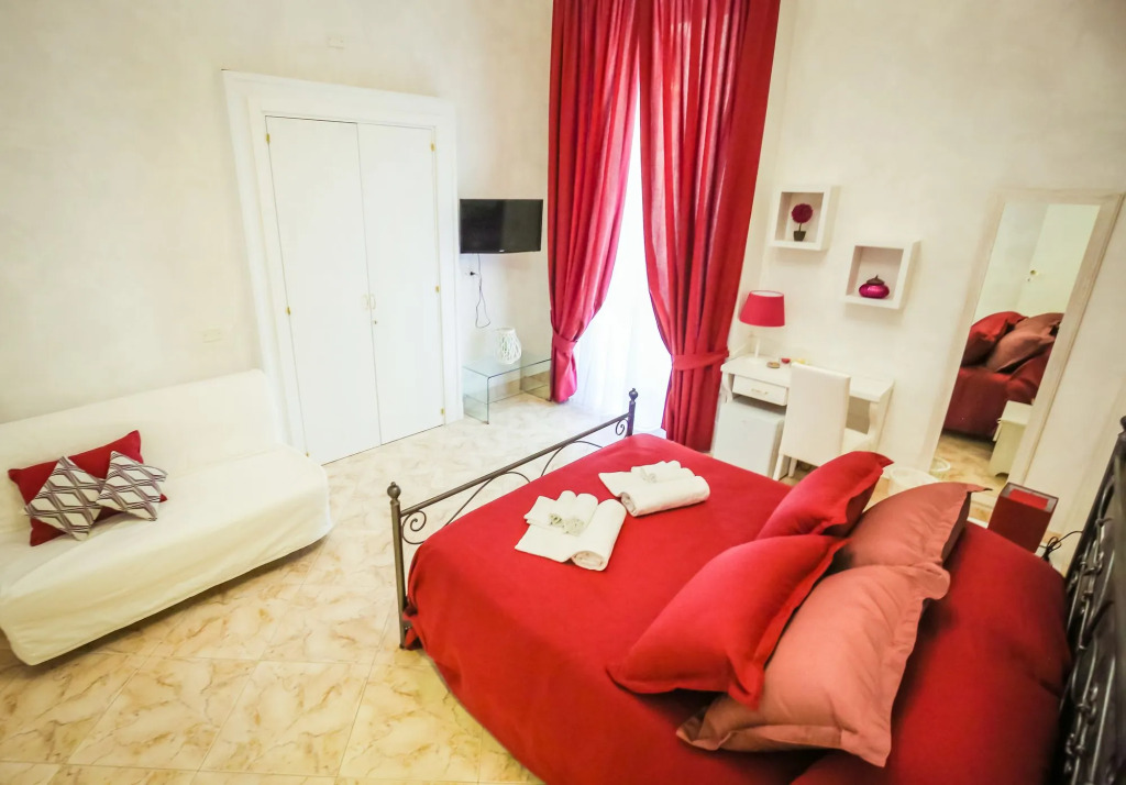 NapoliMia Boutique Hotel