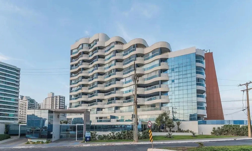 Your Exclusive Stay in a Building With a Pool Just Steps From the sea - WJA