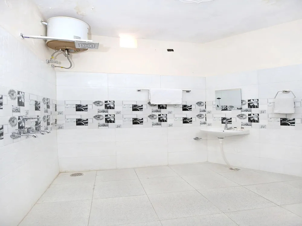 OYO 13102 Hotel Adarsh