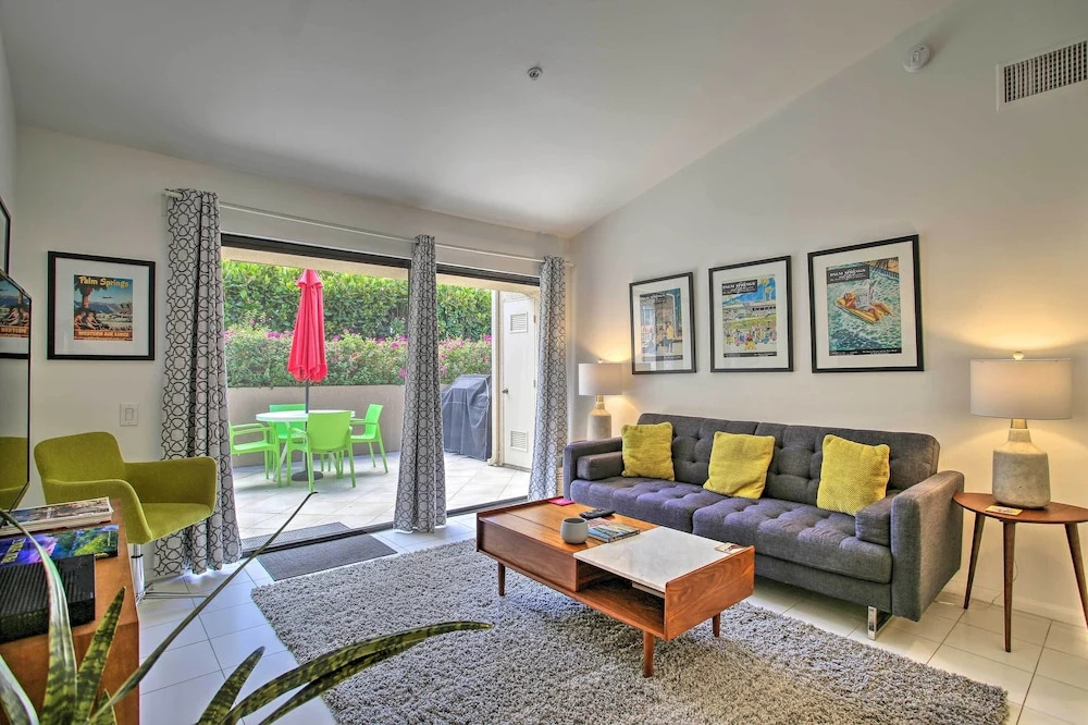 Palm Springs Retreat w/ Pool Access, Near Downtown