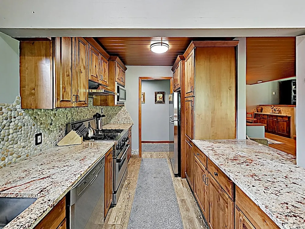 New Listing! Mountain-view Gem W/ Private Hot Tub 4 Bedroom Duplex